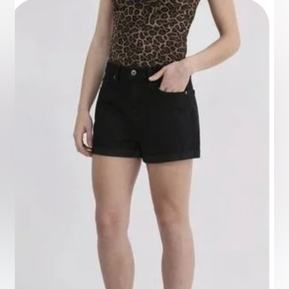 10/$13 NWT No Boundaries black shorts XL